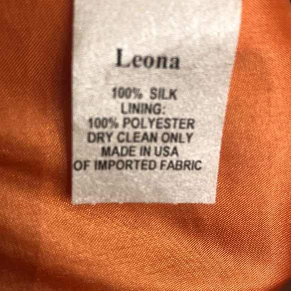 🆕💗🔥Leona silk skirt‼️‼️ - Picture 4 of 4